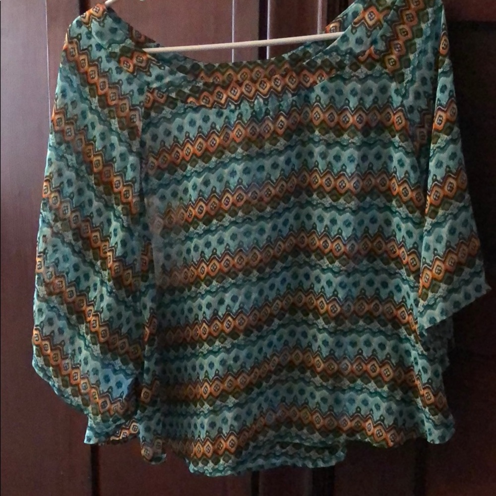Patterned top - Picture 2 of 2